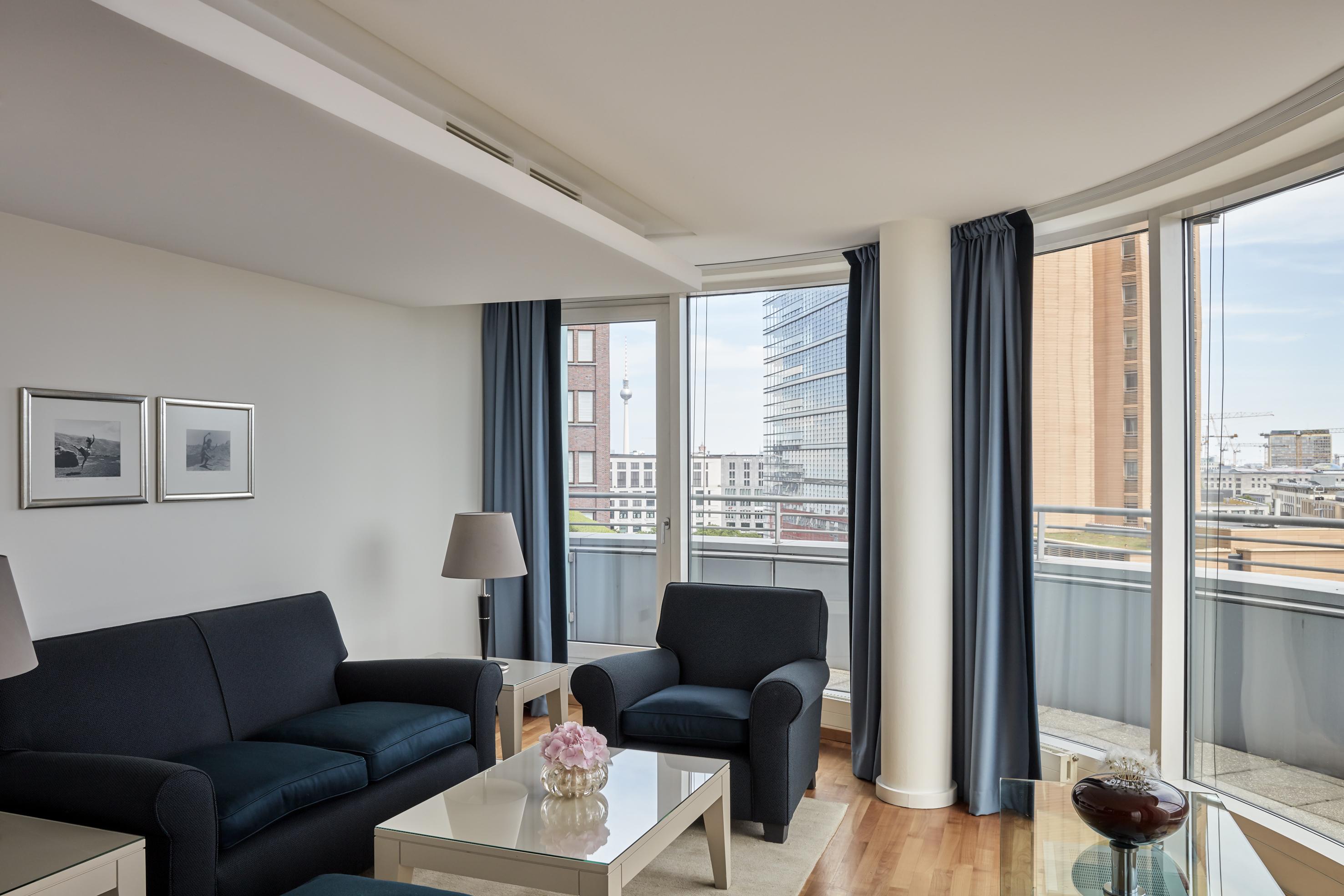The Mandala Berlin, A Member Of Design Hotels Exterior foto A living room at the Mandarin Oriental, Madrid