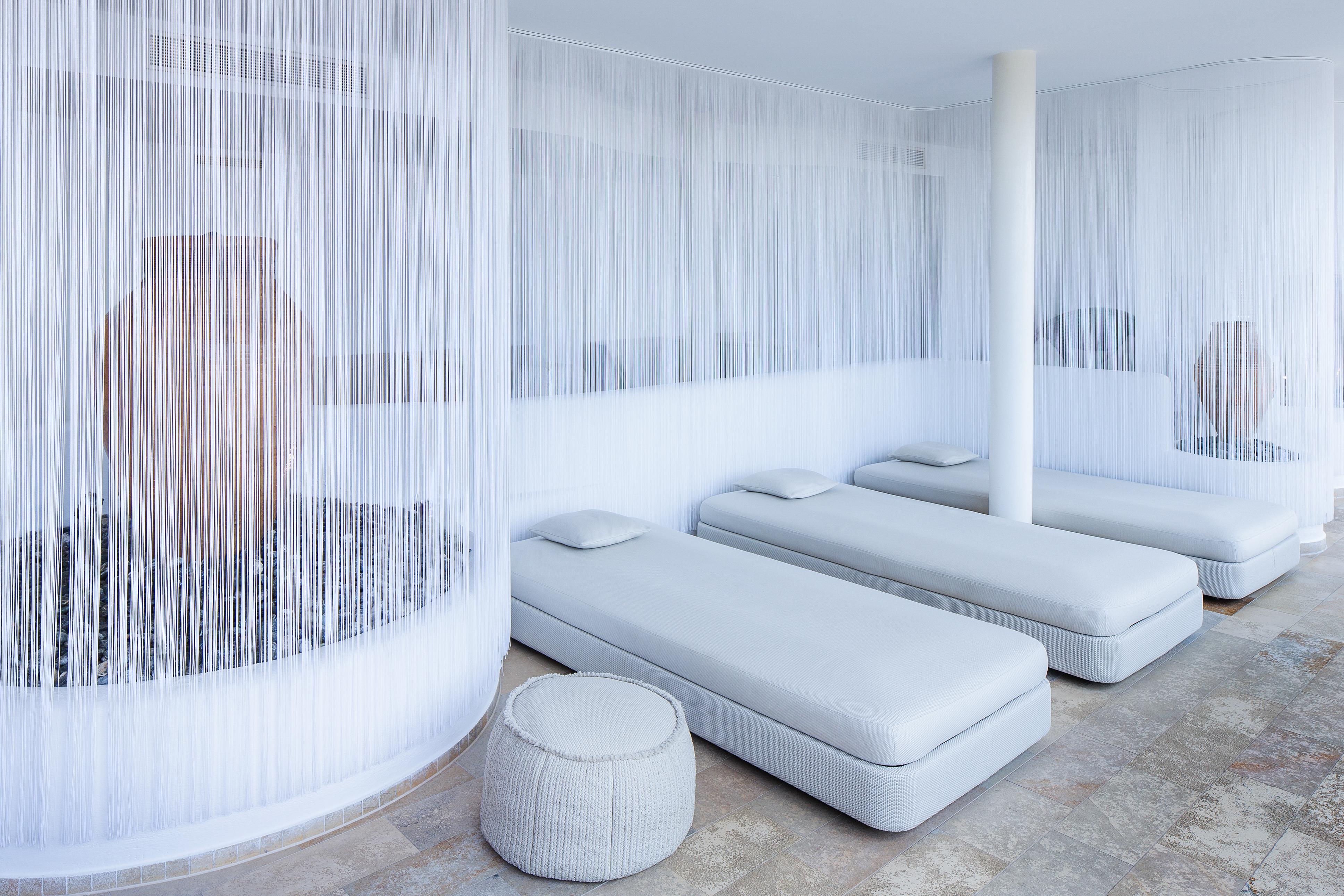 The Mandala Berlin, A Member Of Design Hotels Exterior foto The spa at the Hotel 7132 Hay, designed by Jean Nouvel